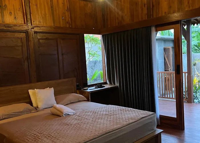 Lodge Tita Wooden House