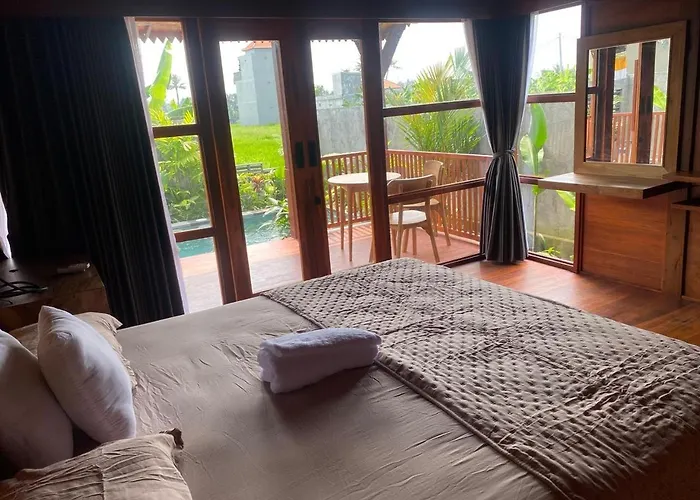 Tita Wooden House Lodge *